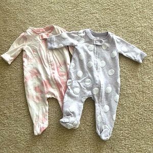 Baby Gap girl’s newborn footie pajamas.
